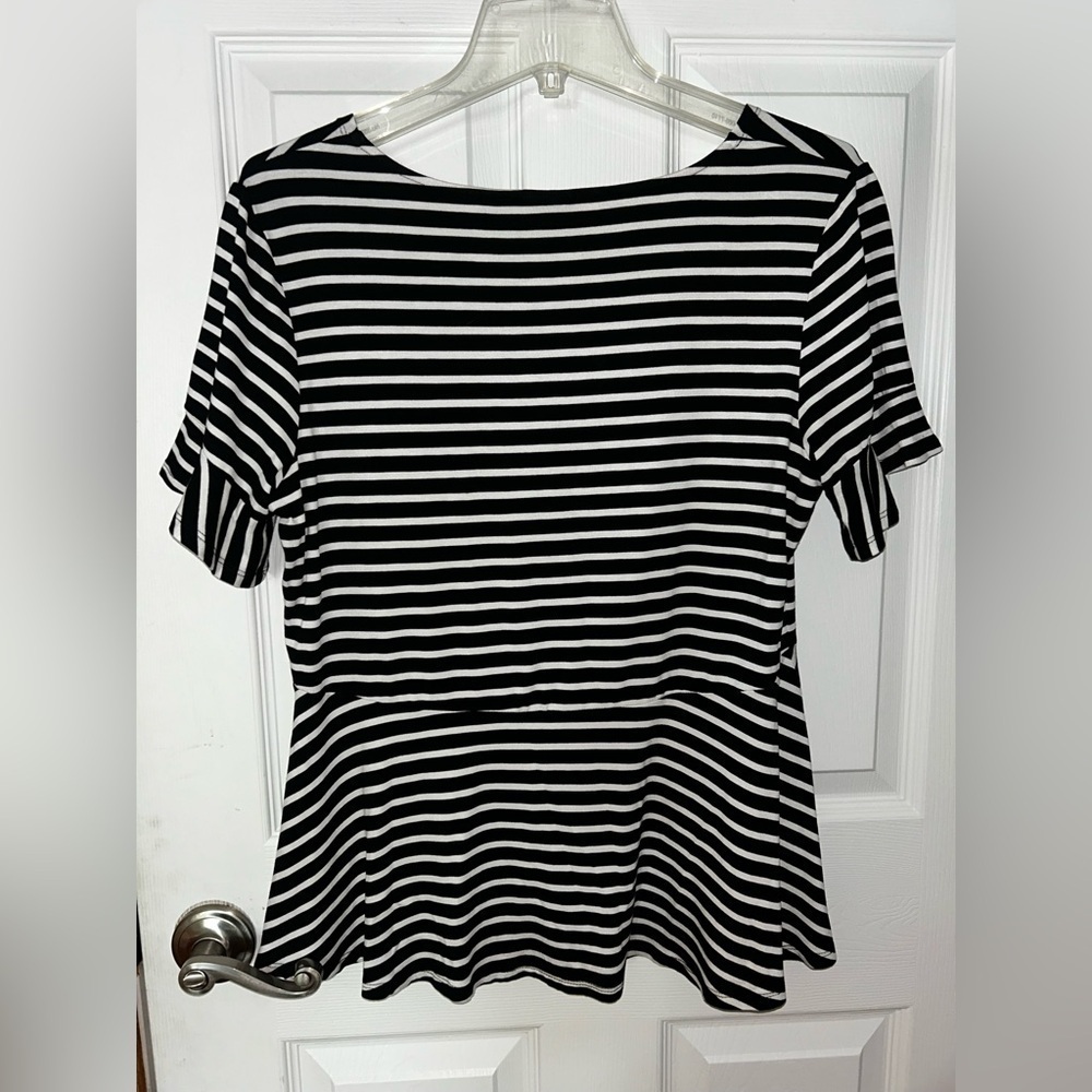 Chico's Black and White Short Sleeve Striped Peplum Top Size 1 - Picture 3 of 4